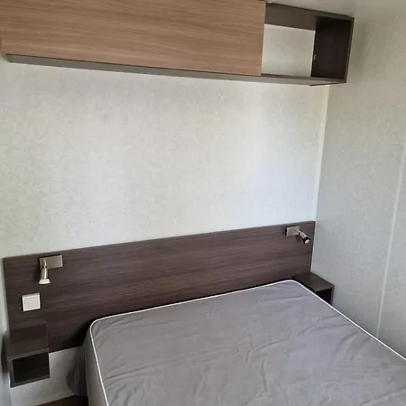Camping De L'Arnel Villeneuve-les-Maguelonne Room photo